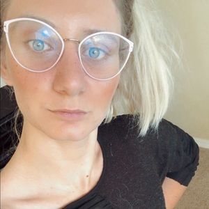 Meet your Posher, Lorinda